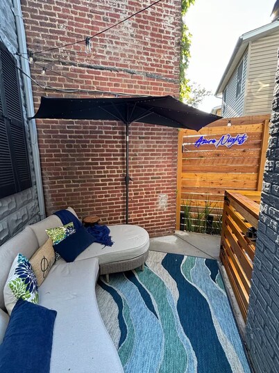 #AzureNights - Posh 1 BR suite with patio oasis