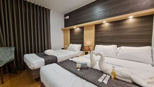 Rudhil's Place Hotel