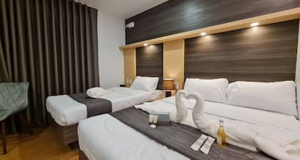 Rudhil's Place Hotel