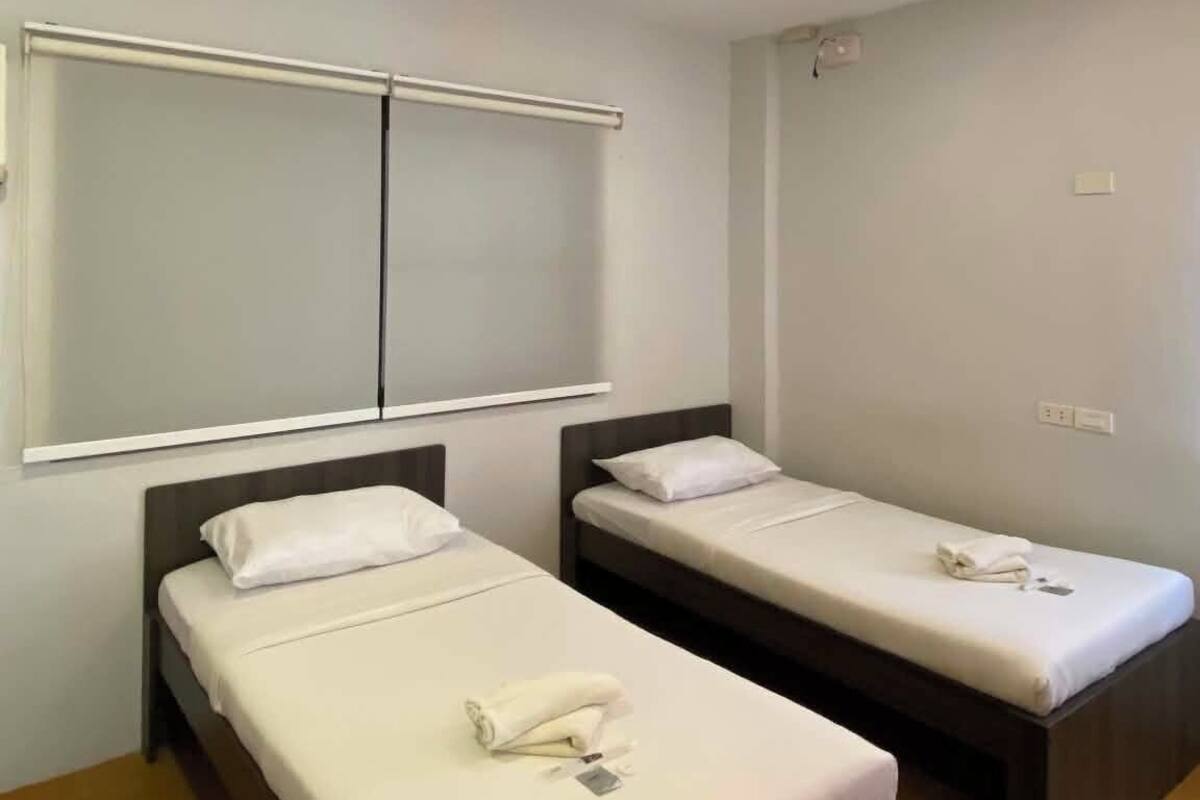 Comfort Double or Twin Room | Hypo-allergenic bedding available, laptop workspace, WiFi (free)