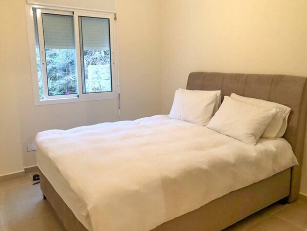 1 chambre, fer et planche à repasser, Wi-Fi, literie fournie
