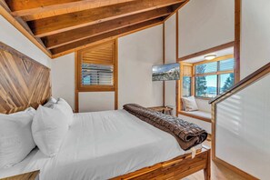 3 bedrooms, desk, WiFi, bed sheets