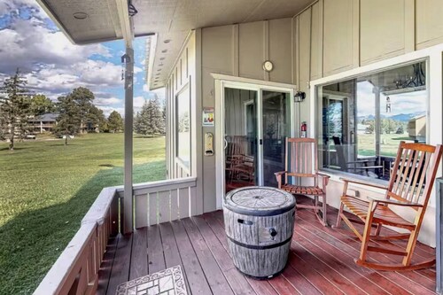 Pines 4048: Bright Uptown Condo w/ Cozy Fireplace, Mountain Views, Walk to Amenities