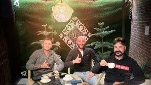 TV, sàn nhà có sưởi