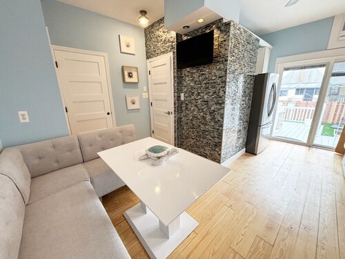 Hotel-Style Suite, 300’ to Beach