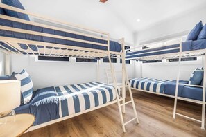 3 chambres, fer et planche à repasser, lit de bébé portatif, Wi-Fi