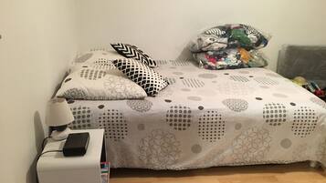 2 slaapkamers, een strijkplank/strijkijzer, wifi, beddengoed