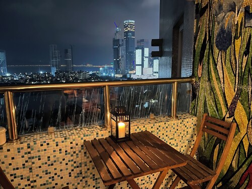 Southern 26th floor 3 Bed with gorgeous views of Window of the World Shenzhen