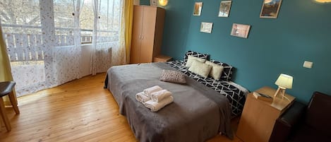 1 bedroom, iron/ironing board, WiFi, bed sheets