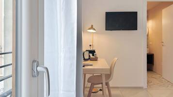 Classic Double Room | Living area