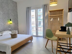 Classic Double Room | Desk, laptop workspace, free WiFi - La Casa di ViBi (Cagliari)