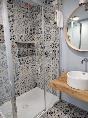 Classic Double Room | Desk, laptop workspace, free WiFi - La Casa di ViBi (Cagliari)