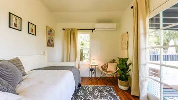 3 Schlafzimmer, Schreibtisch, Bügeleisen/Bügelbrett, Reisekinderbett