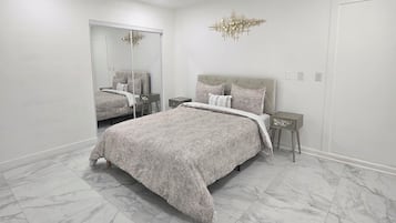 1 bedroom, iron/ironing board, free WiFi, bed sheets