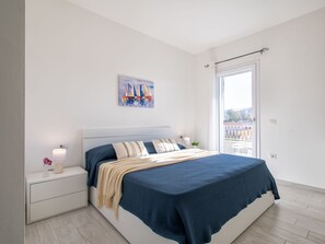 2 Schlafzimmer, Bügeleisen/Bügelbrett