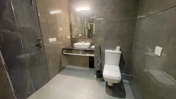 Toallas, jabón, champú y papel higiénico