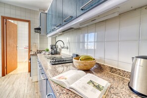 Fridge, microwave, oven, coffee/tea maker