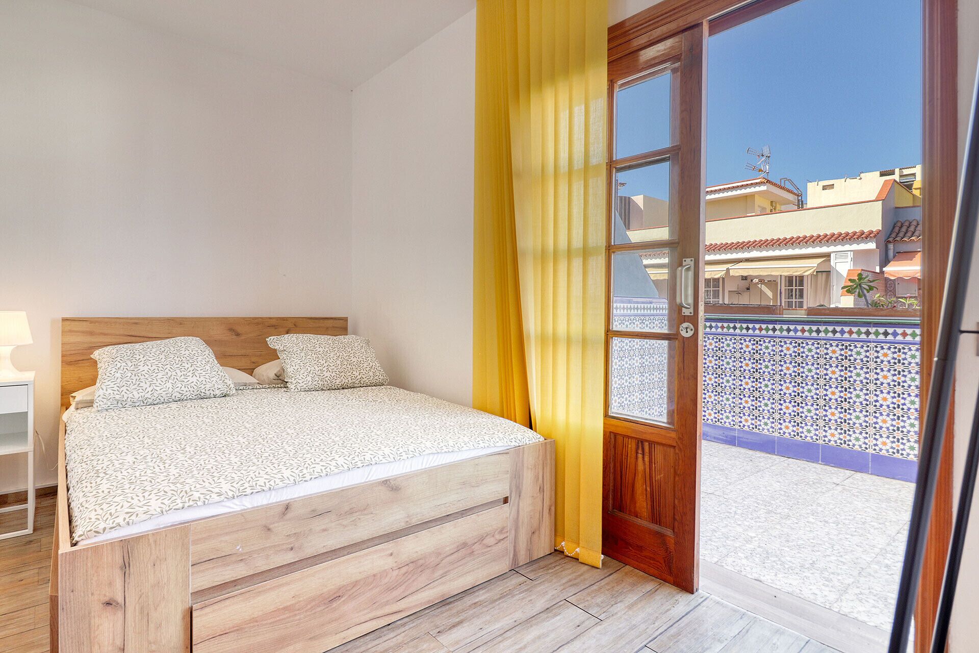 3 slaapkamers, een strijkplank/strijkijzer, gratis wifi, beddengoed