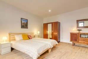 5 dormitorios, caja fuerte, tabla de planchar con plancha y wifi gratis