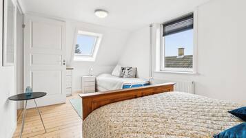 3 bedrooms, iron/ironing board, free WiFi