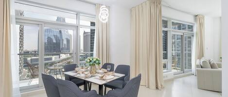 Luxury Apartment, City View | In-room dining
