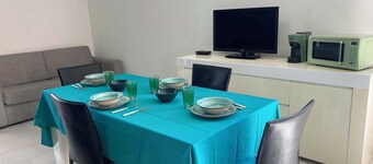 Emerald Apartment. A few steps from the sea