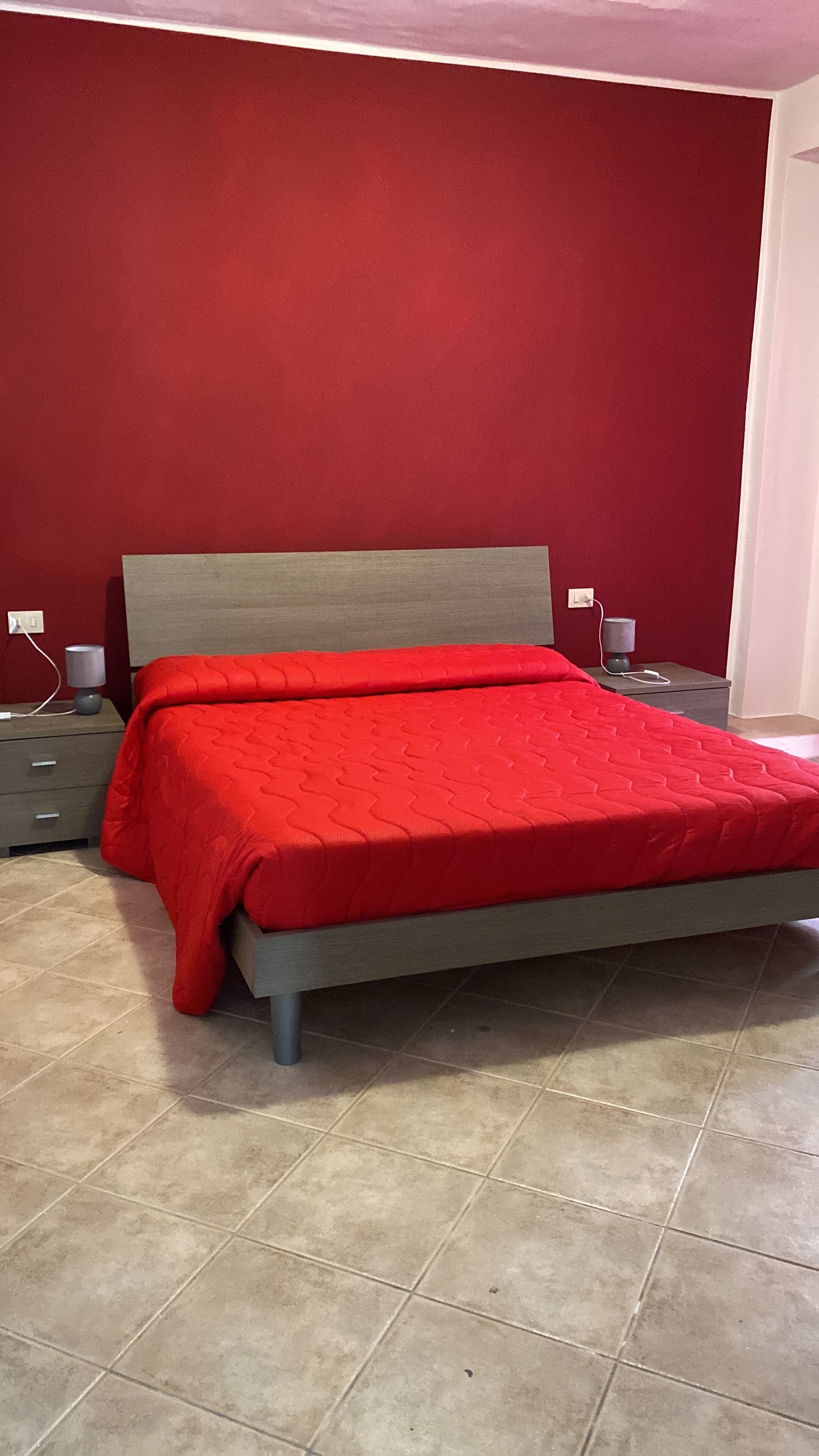 1 slaapkamer, een strijkplank/strijkijzer, wifi, beddengoed