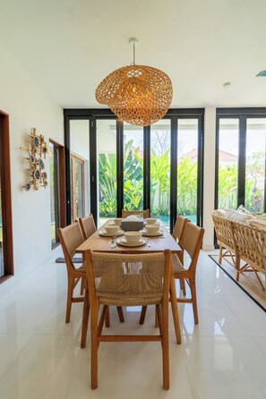 Vila exclusiva | Sala de estar | TV de tela plana