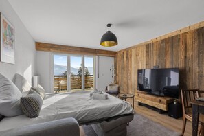 Fer et planche à repasser, Wi-Fi gratuit, draps fournis