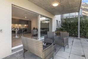 Outdoor dining - New apartment between plain and mountains (Saxon)