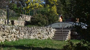 Property grounds - Coquette Tiny-House 5 minutes' walk from all amenities, close to must-sees (joyeuse)