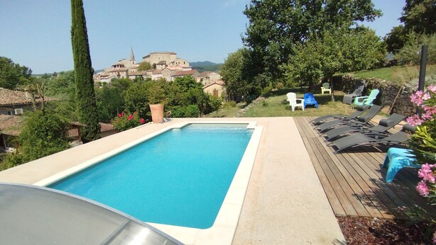 Pool - Coquette Tiny-House 5 minutes' walk from all amenities, close to must-sees (joyeuse)
