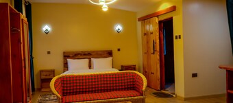 Sparrow Nest Cottage: Peaceful garden oasis hidden under the slopes of Mt Kenya.