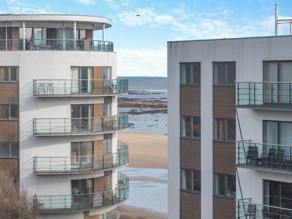 Exterior - 3 bedroom accommodation in Scarborough (Scarborough)