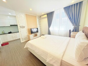 Desk, laptop workspace, free WiFi