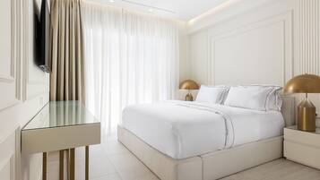 4 bedrooms, in-room safe, desk, iron/ironing board