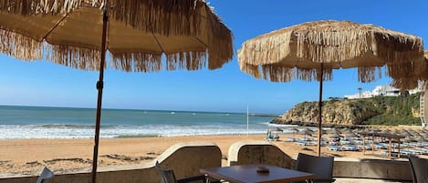 Apartment | Outdoor dining