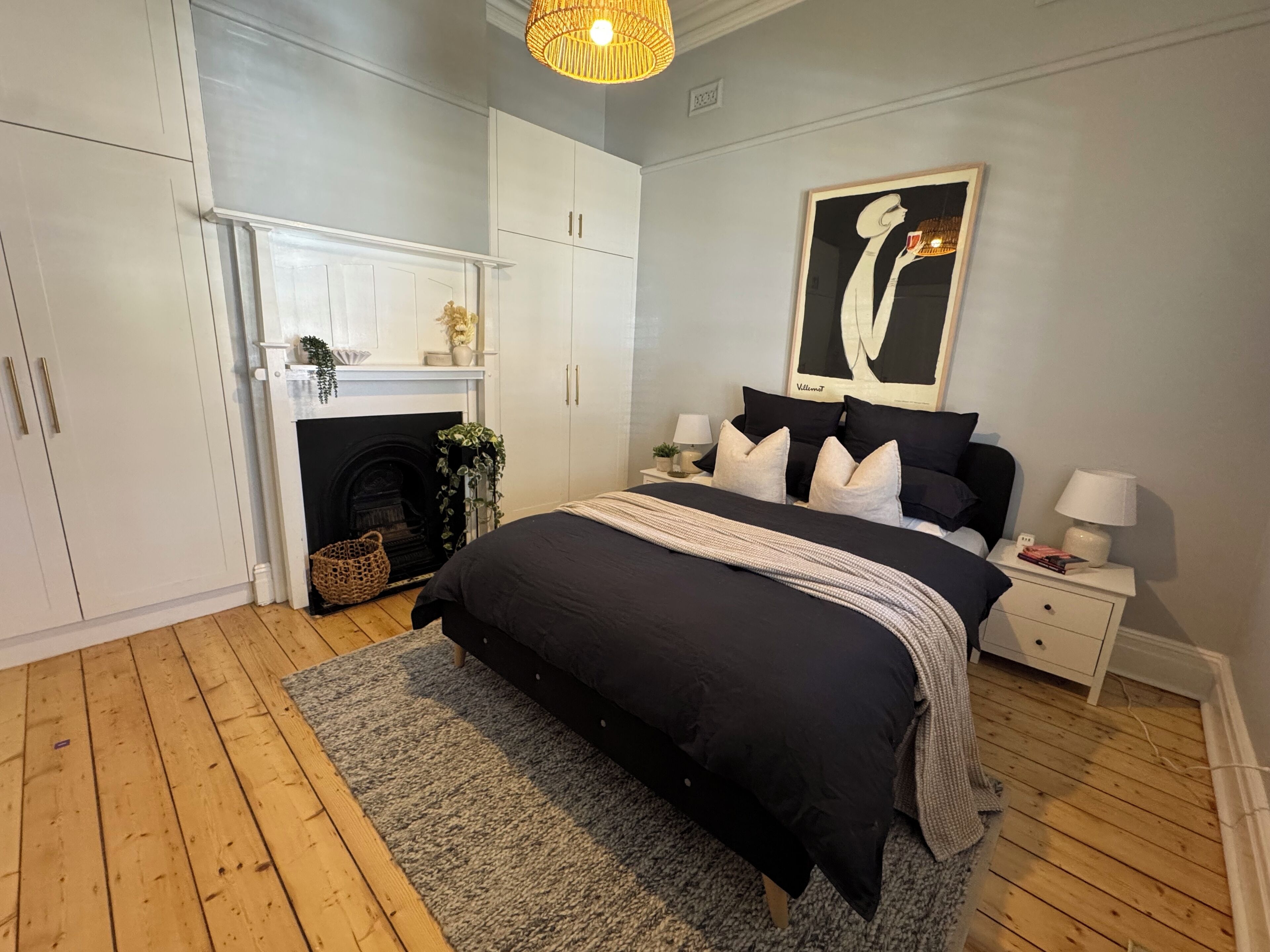2 habitaciones, tabla de planchar con plancha, wifi y ropa de cama 