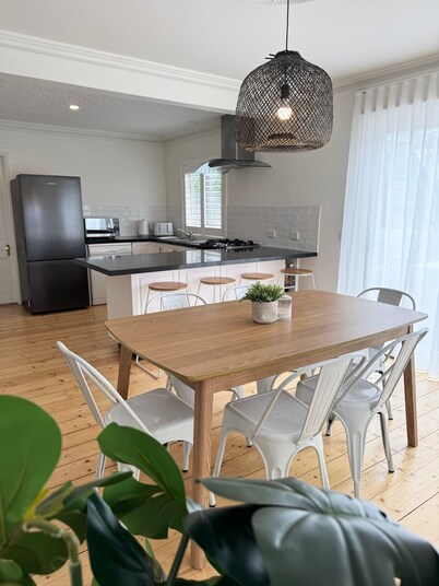 Olinda Cottage - Close to CBD with city views