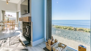 Interior - Dihangfa - sleeps 6 guests  in 3 bedrooms (Nefyn)