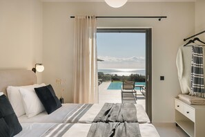 3 habitaciones, tabla de planchar con plancha, cuna de viaje y internet