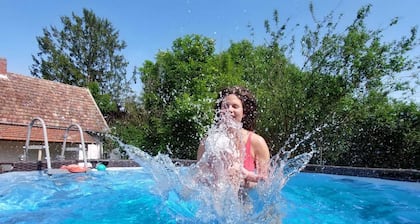 Gästehaus mit Whirlpool, Schwimmbad, Spielplatz, Gastropub