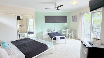 7 bedrooms, free WiFi, bed sheets