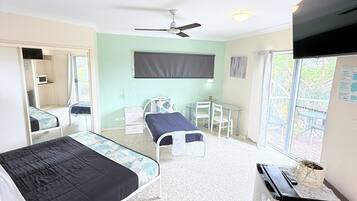 7 bedrooms, free WiFi, bed sheets