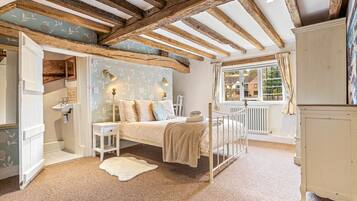 3 chambres, fer et planche Ă repasser, Wi-Fi, draps fournis