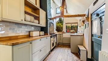 Réfrigérateur, four, lave-vaisselle, grille-pain