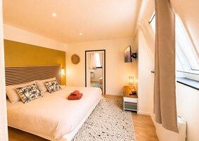 Casa | Cortinas opacas, tabla de planchar con plancha, wifi gratis