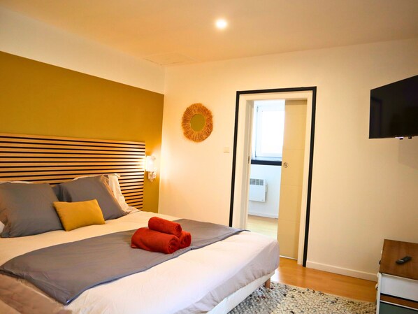 Casa | Ferros/tábuas de passar roupa, Wi-Fi de cortesia