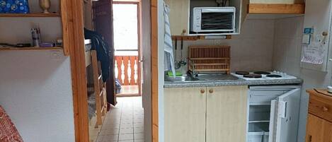 Stovetop, coffee/tea maker