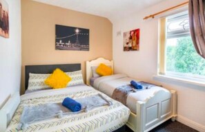 Casa | 2 quartos, ferros/tábuas de passar roupa, Wi-Fi de cortesia